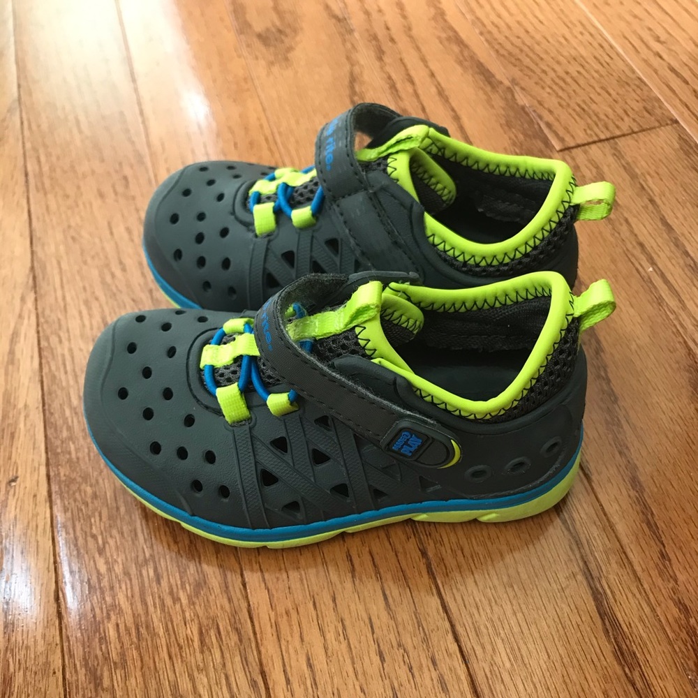 Stride Rite Phibians